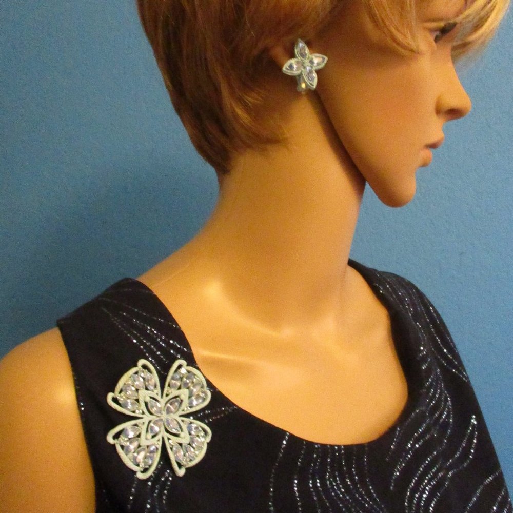 Blue Rhinestone Enamel Brooch Earrings Set Vintage
